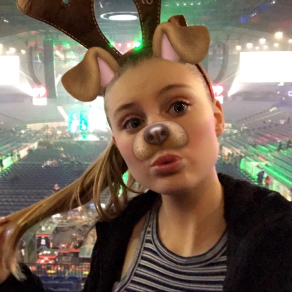 Meet your Posher, Isabelle - Picture 1 of 1